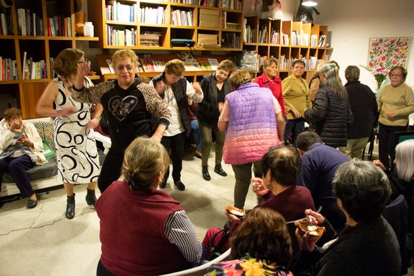 <p>Bailes de la tercera edad</p> - Imagen 1