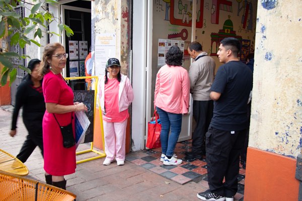 <p>Kermés de recaudación: Aquí es una casa</p> - Imagen 1